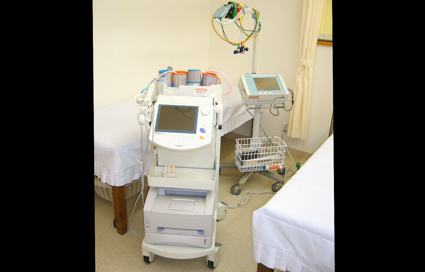 form：動脈硬化測定装置と心電図